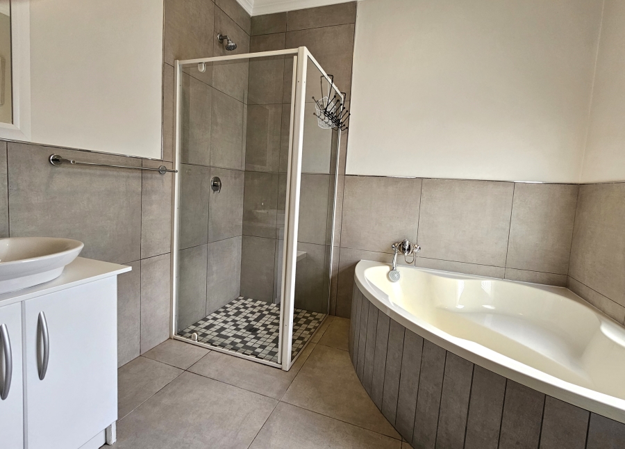 2 Bedroom Property for Sale in Wavecrest Eastern Cape